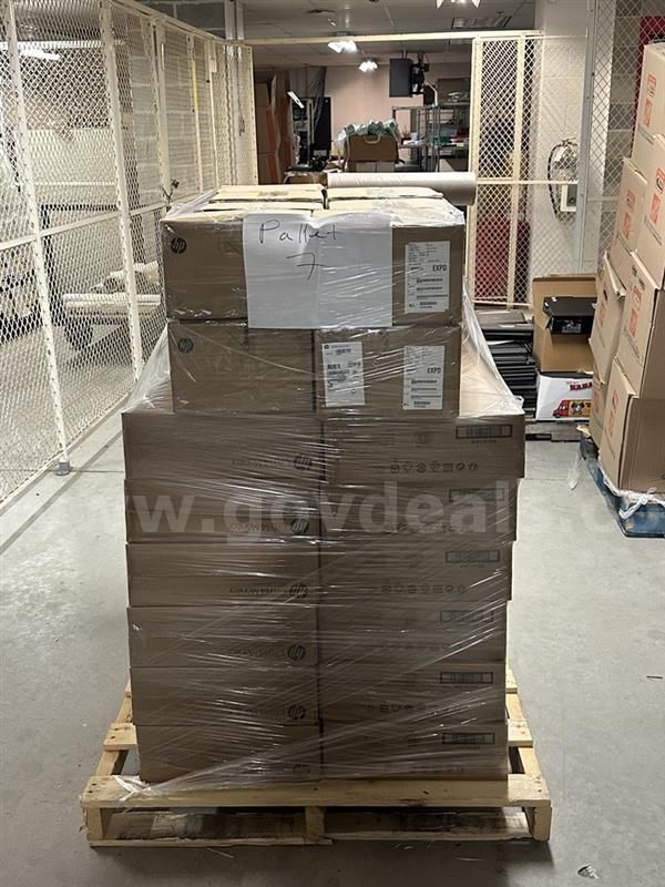 49 HP L7014 MONITORS and stands Pallet 7