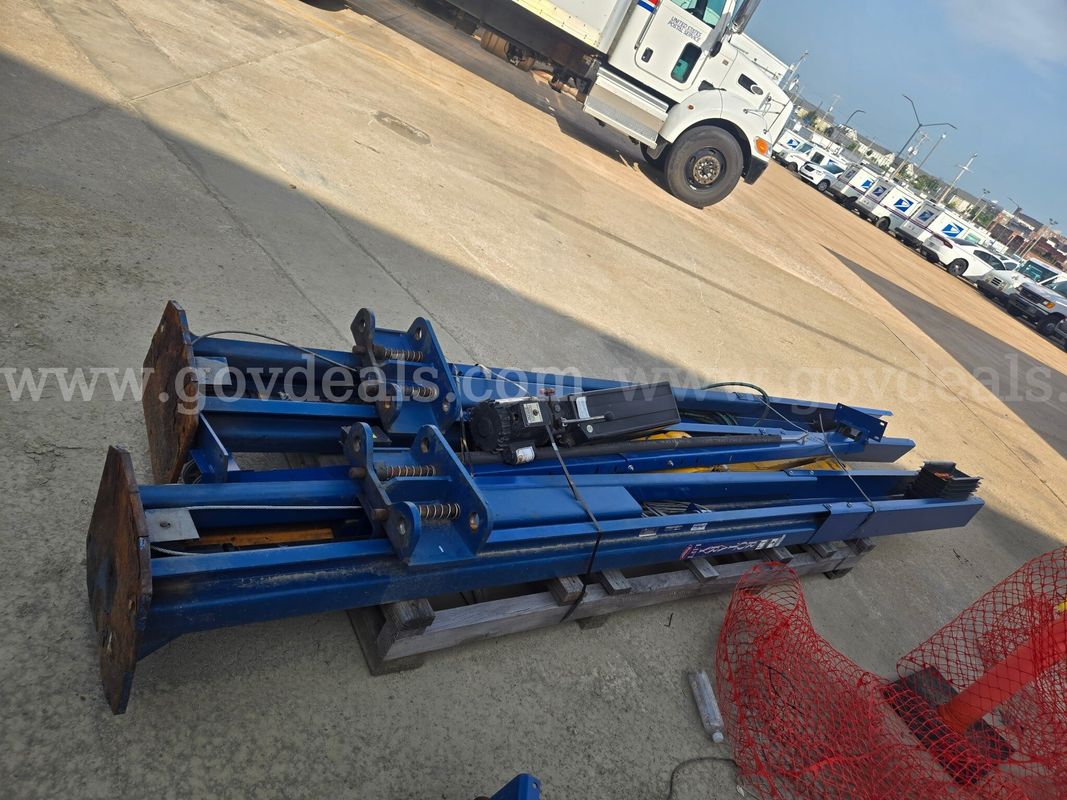 Rotary 2-post Vehicle Lift
