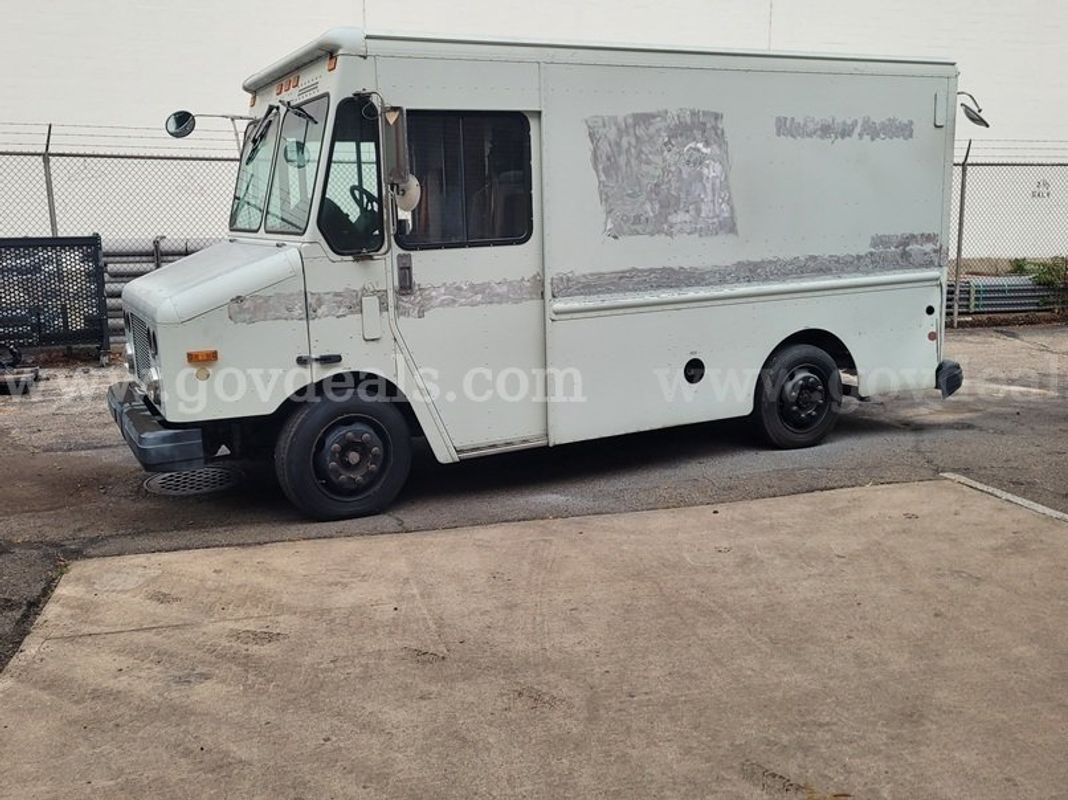 2002 Freightliner MT45 Step Van