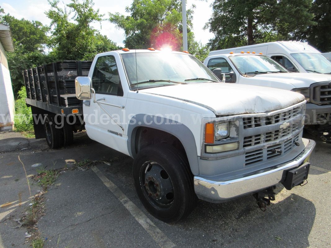 2002 Chevrolet Silverado 3500 Stakebody Truck with Liftgate