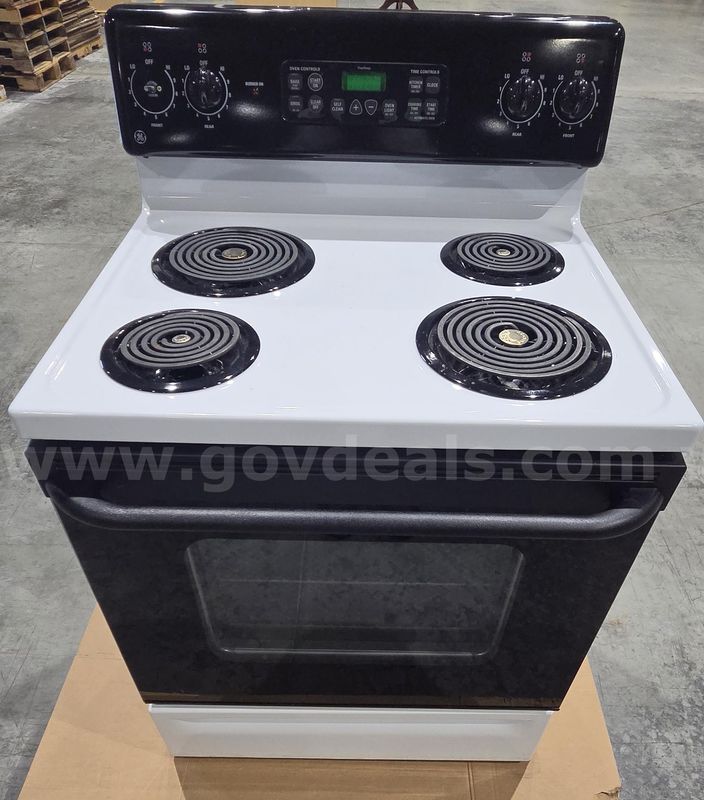 1- Like new GE Electric Stove. Missing one control knob (SOLD AS IS).