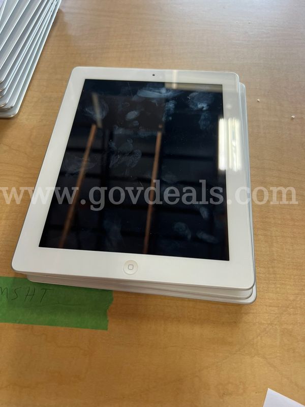 Lot of 3 White I-Pad 2, Model A1395, 30 pin chargers included
