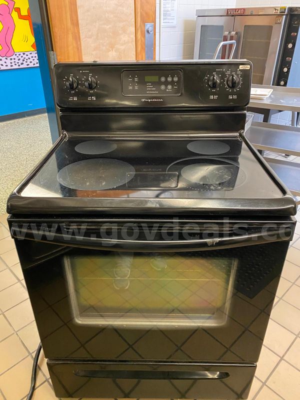 Frigidaire Black Stove