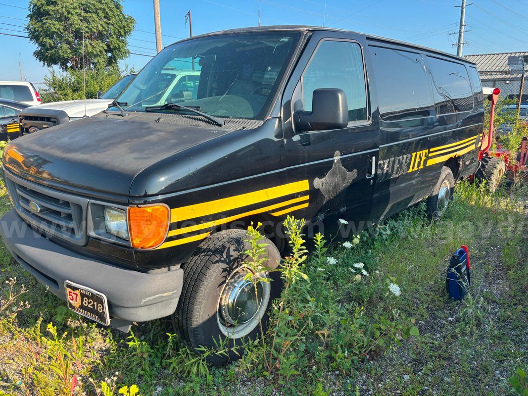 2005 Ford Econoline 8218