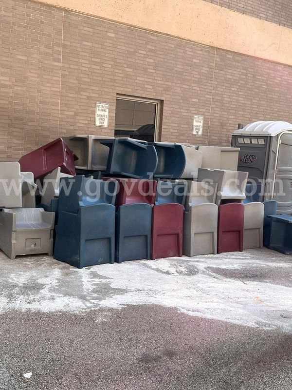 Lot of 39 Plastic Chairs