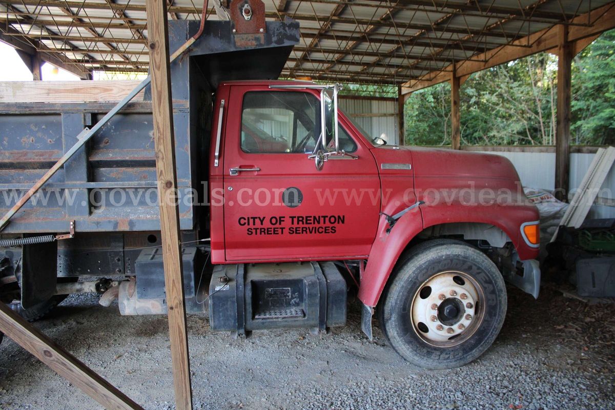 1995 Ford F800