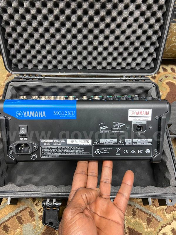 Yamaha MG12XU Mixer