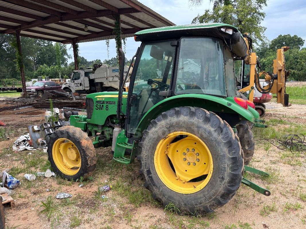John Deere 5055e Tractor