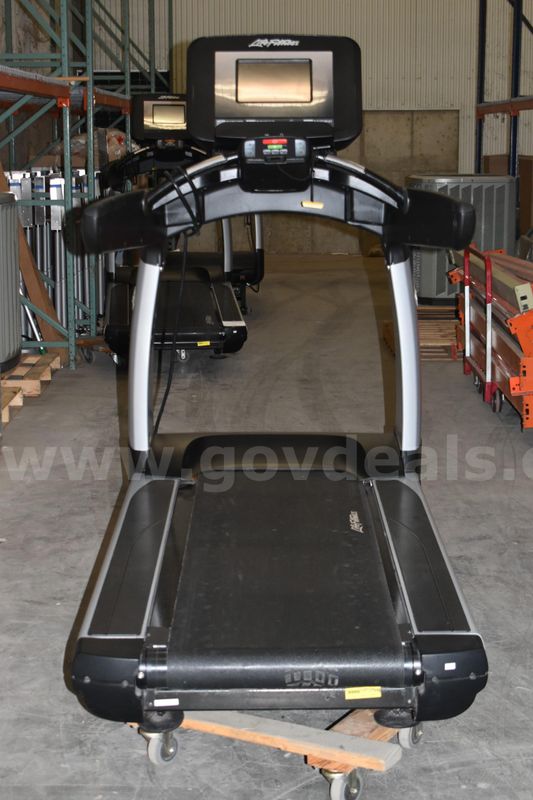 Life Fitness Discover SI Treadmill #3