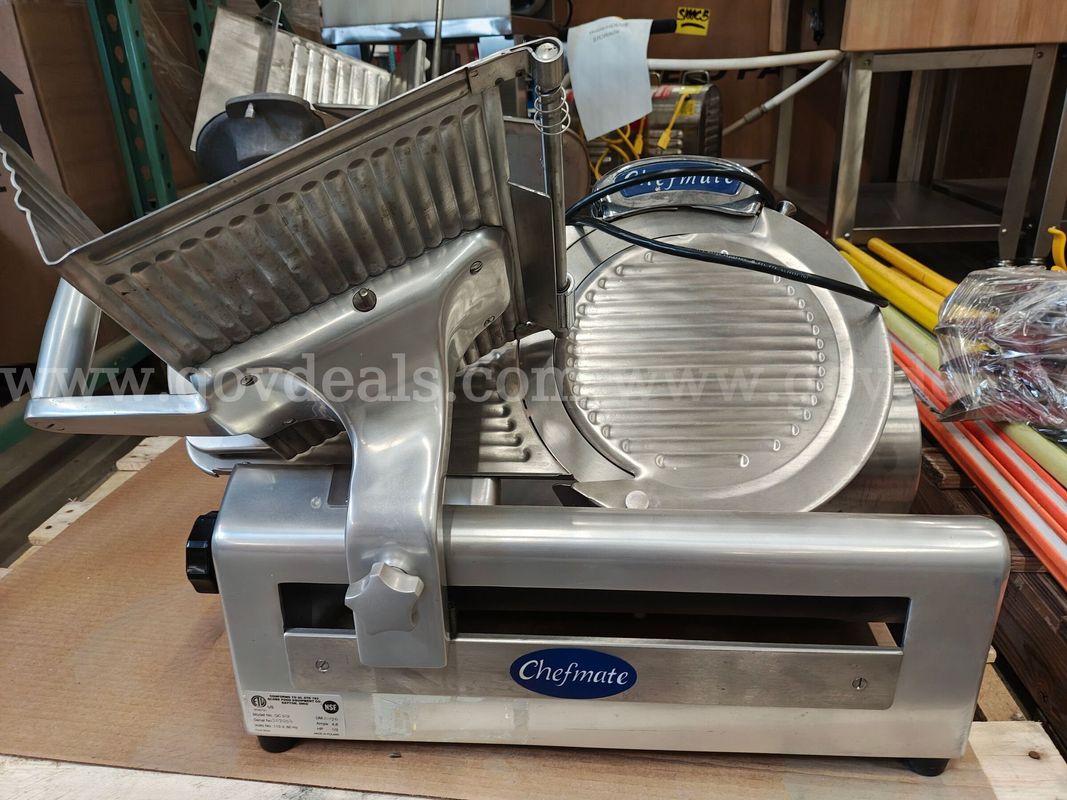 Globe Food Equipment Co. Chefmate GC 512 12" Medium-Duty Manual Commercial Food Slicer – 115V, 1/3 HP