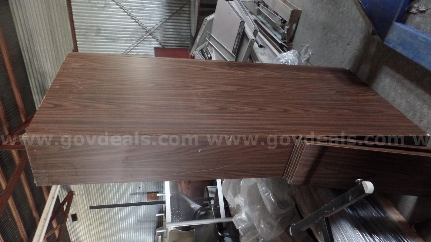 1 wooden bookshelf