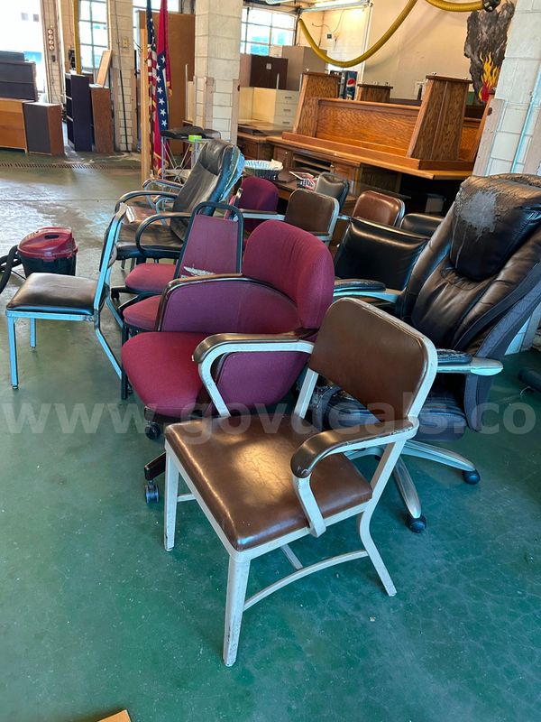 14 office chairs lot 16