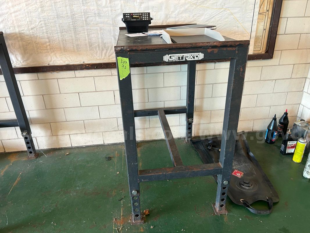 2 steel tables lot 33