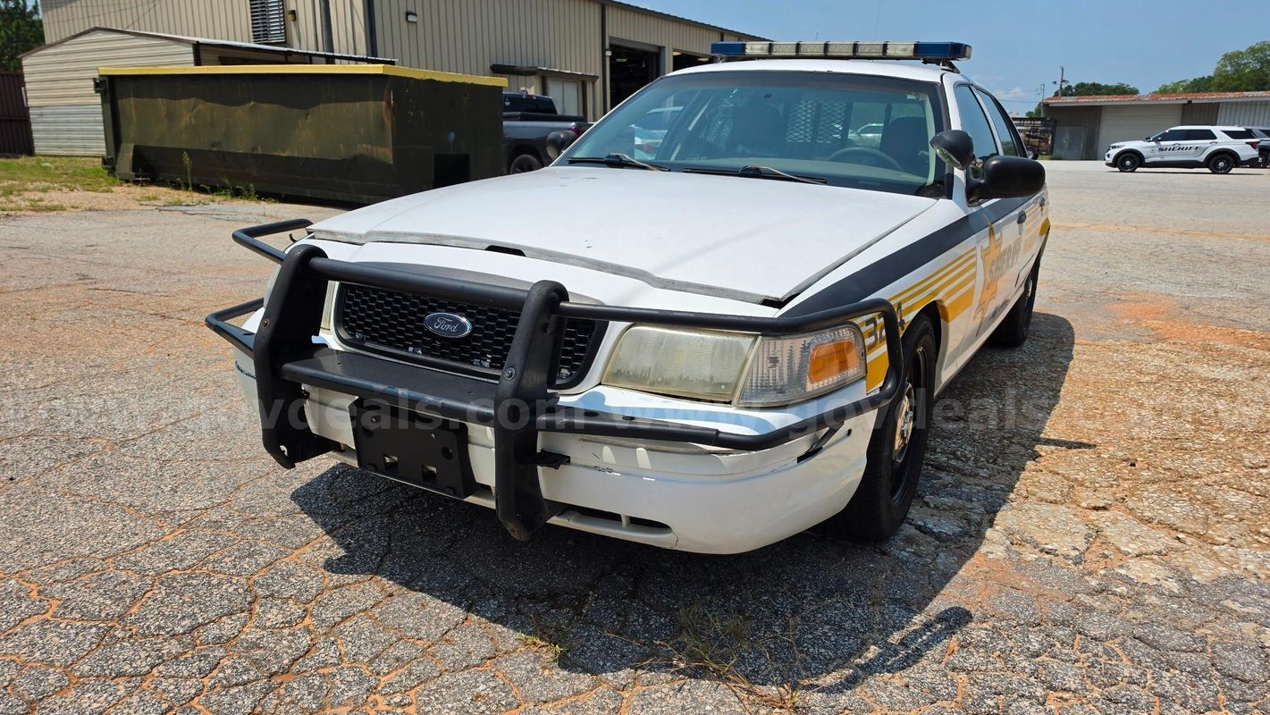 2003 Ford Crown Victoria PPV; no reserve, no auto extension