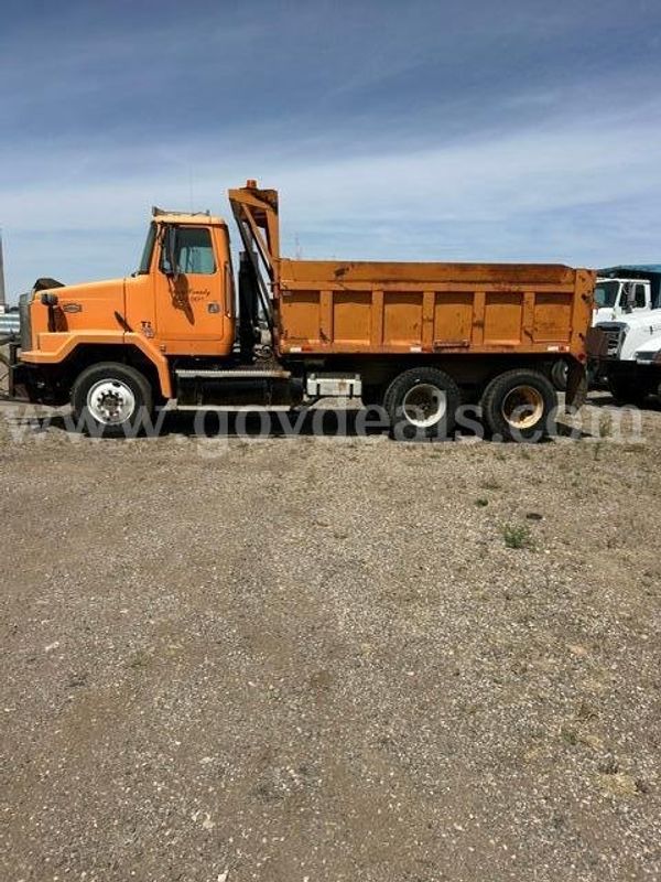 1993 GMC ACL Tandem Dump Truck – 14.0L L6 Diesel – 102,065 Miles