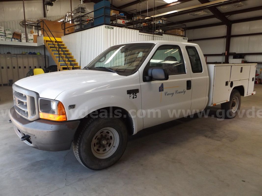 2001 Ford F-250 Super Duty Extended Cab 4x4 Pickup - 6.8L V10