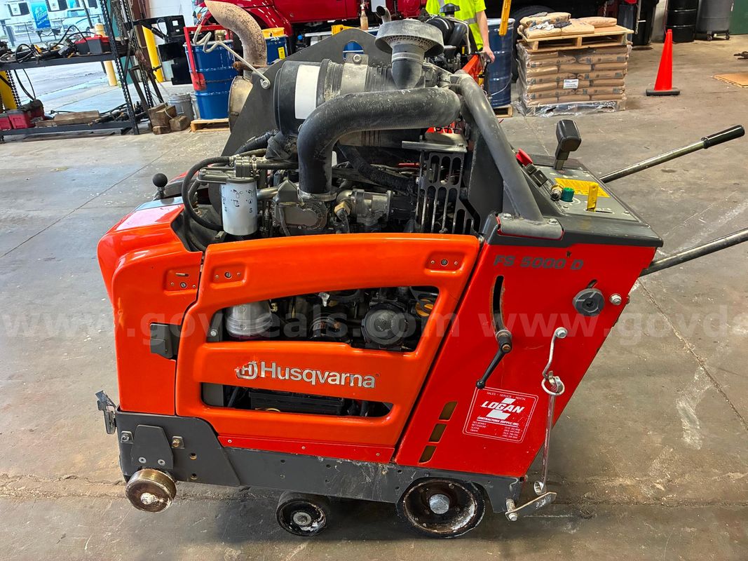 Husqvarna FS5000D concrete saw