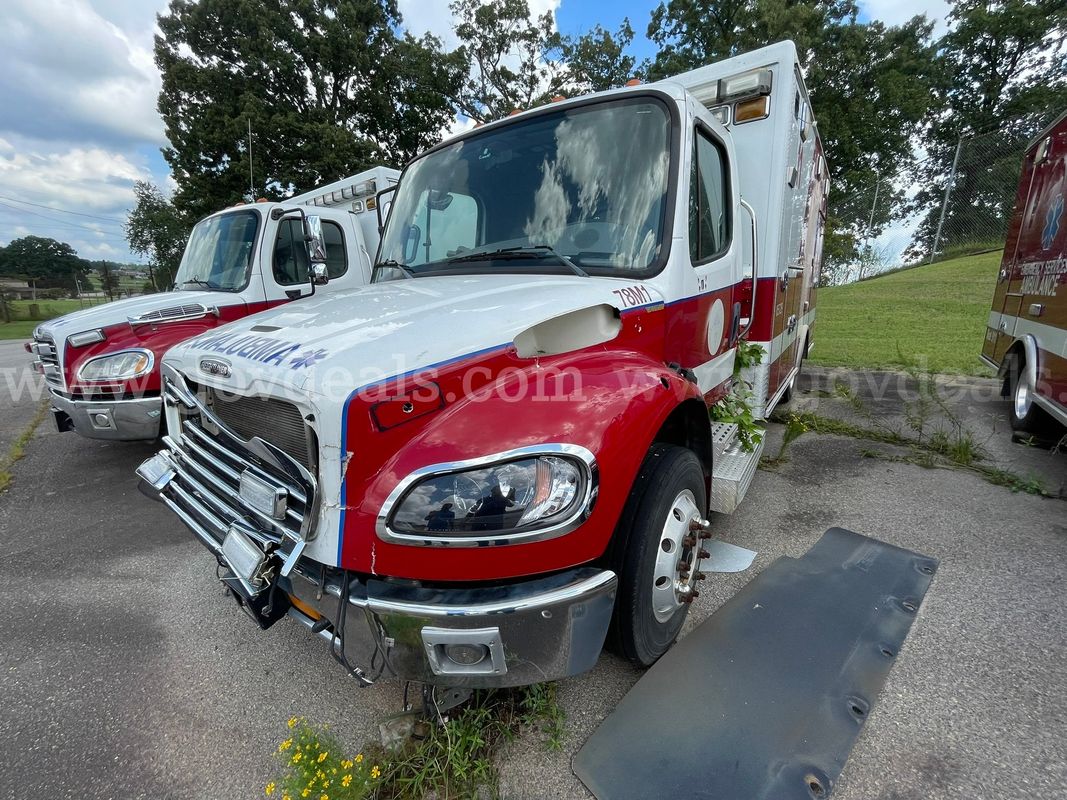 2010 Freightliner M2 106
