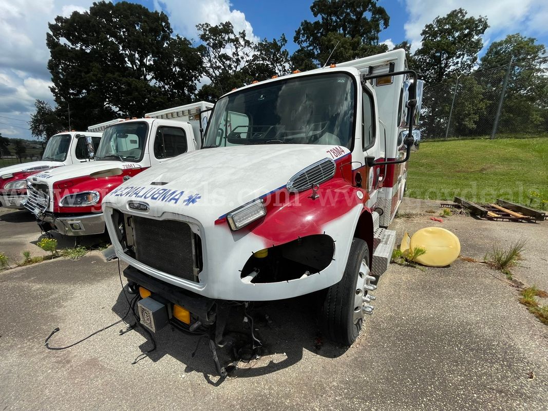 2010 Freightliner M2 106