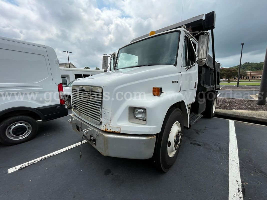 2000 Freightliner FL70