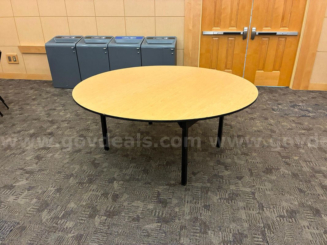 6' round event tables - Lot of 7 tables (Lot 1 of 3)