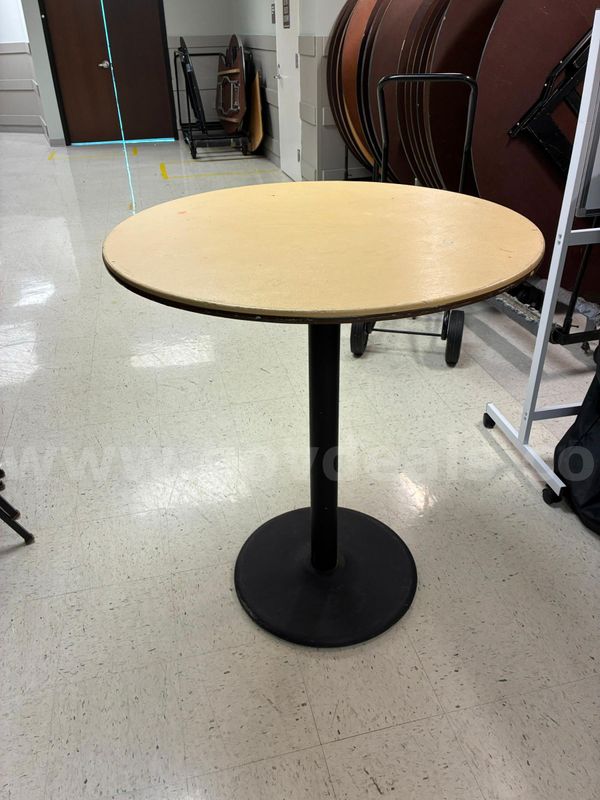 High top tables - Lot of 7 tables