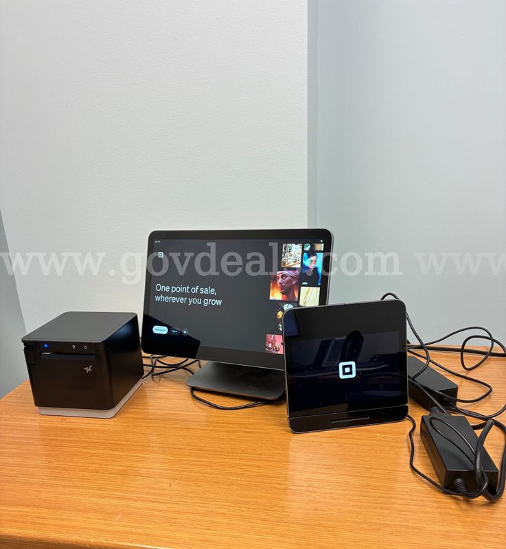 Square Terminal with detachable Customer Display and Printer in good working condition