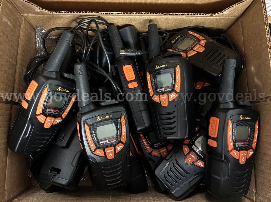 Cobra ACXT345 Walkie Talkie 17 total Lot