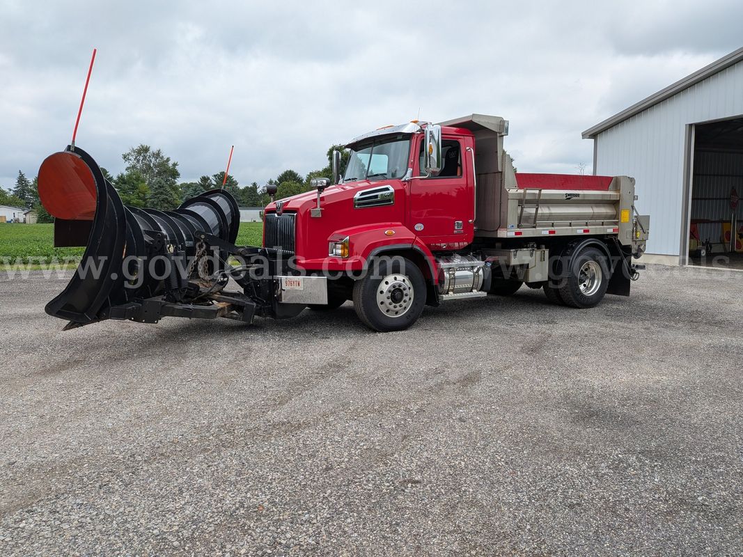 Western Star Snow Plow - FULLY EQUIPPED!!
