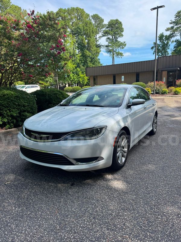 2015 Chrysler 200 (1 of 12)