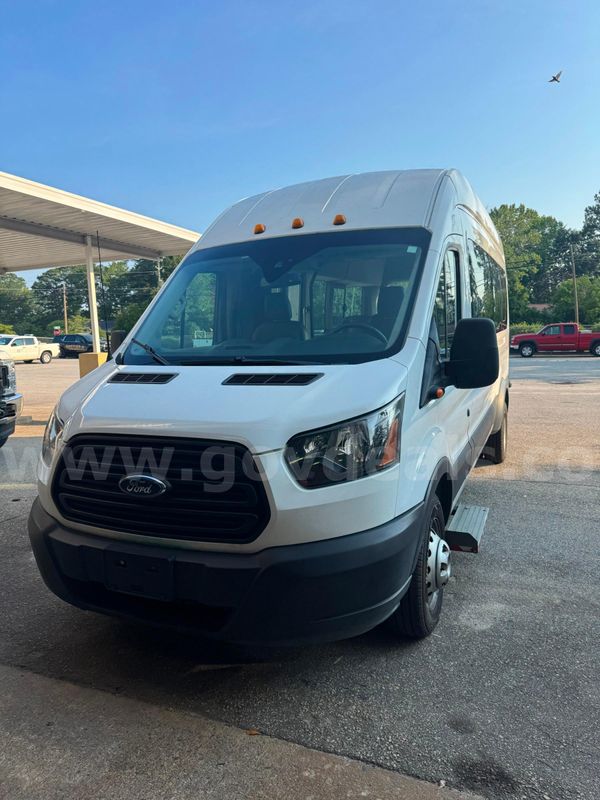 2019 Ford Transit - 13 Passenger