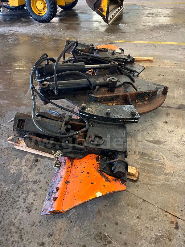 Henderson under belly plow