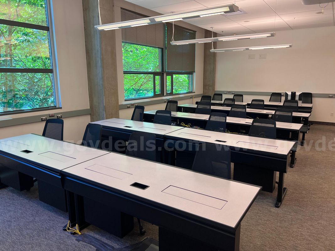 Lot of Monitor Rise Desks w/ Lock: KI Smart Lift Table System (O424-44, Room 1-120)