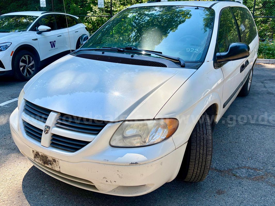 2-Seat Minivan: 2005 Dodge Grand Caravan, 62K Mi. (426-52, Veh 922)