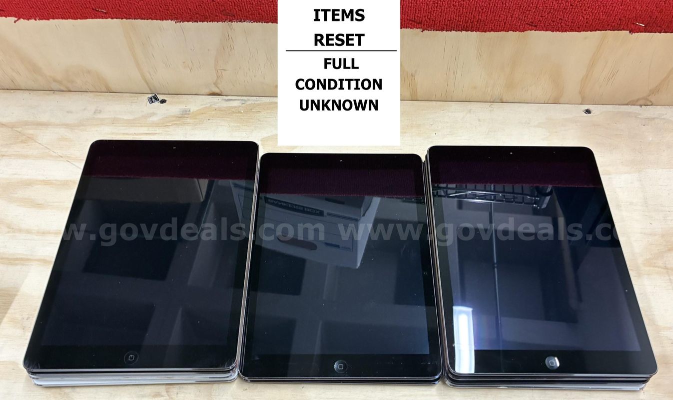 Lot of 10 Tablets: Apple iPad Air 1st Gen (Reset) (427-2)