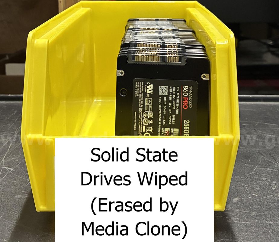 Lot of 30 Solid State Drives: 2.5" SATA Samsung 250-256GB (Wiped) (427-39)