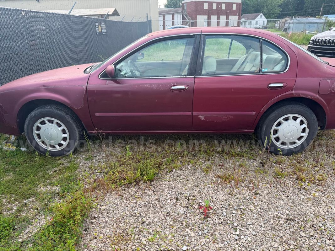 1996 Nissan Maxima