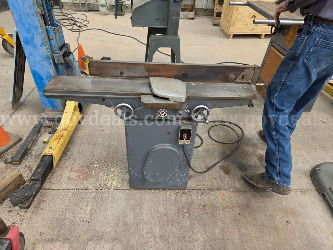 Rockwell 37-220 6" Jointer – Working