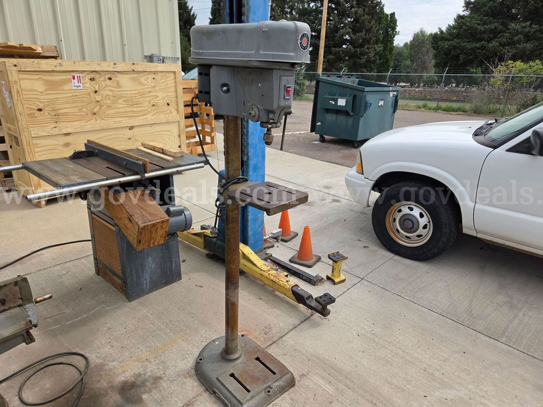 Delta Rockwell 15-017 Floor Drill Press – Working