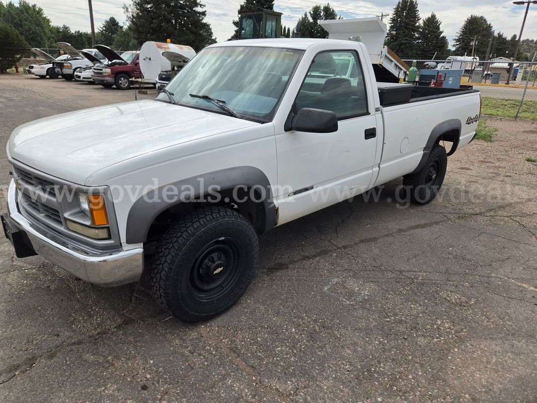 1995 Chevrolet C/K 2500 Regular Cab 4WD Pickup – 5.7L V8 – 133,264 Miles