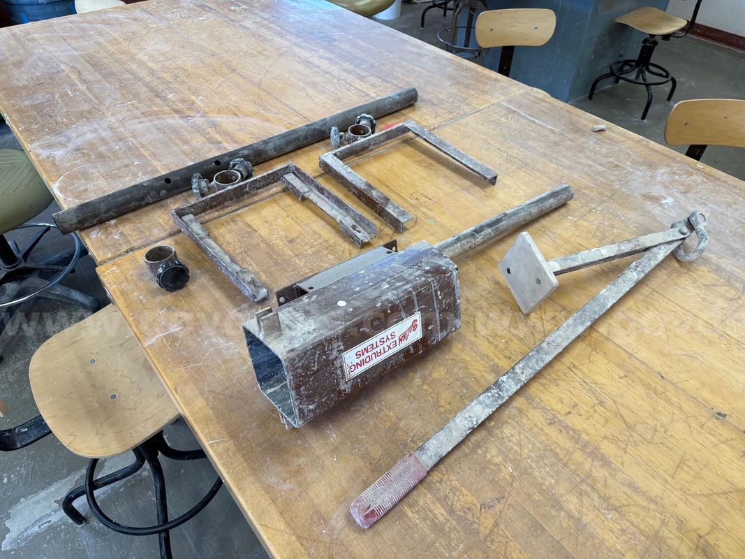 Bailey Wall Mounted Clay Extruder, 5” square tube