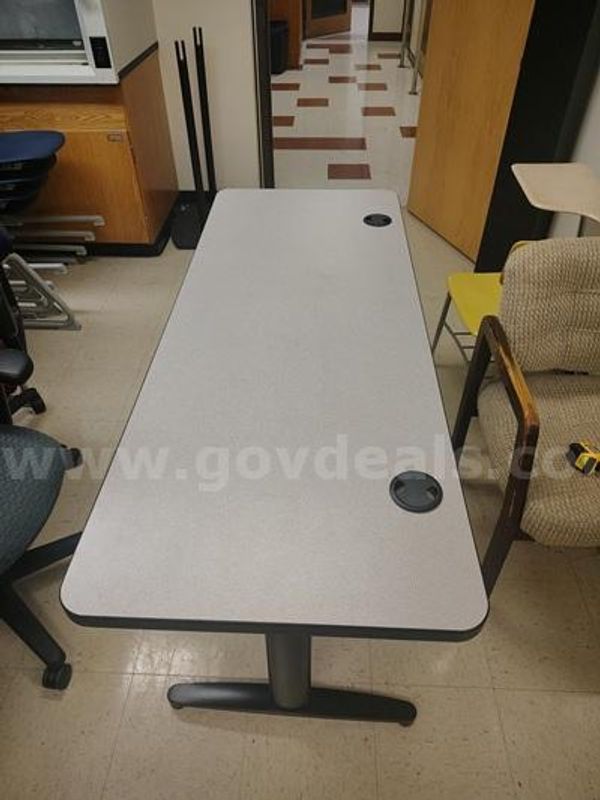 (84) Double Student Desks