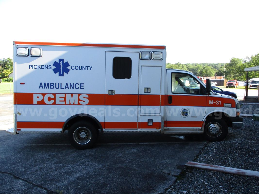 2011 CHEVY G3500 AMBULANCE / AEV TYPE 3