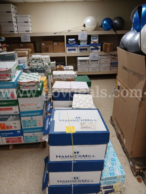 Various Paper and Cardstock (3 pallets)