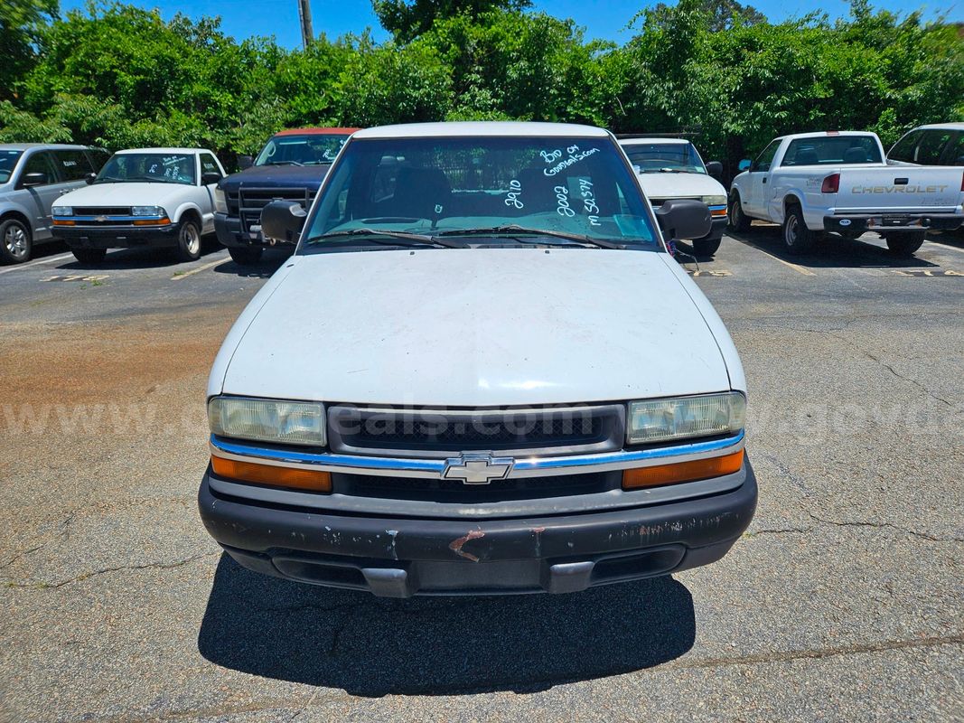 2002 Chevrolet S10 2WD 2-DR, 2.2L L4
