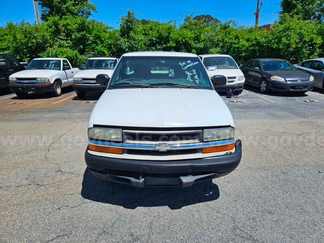 2002 Chevrolet S10 2WD 2-DR, 2.2L L4
