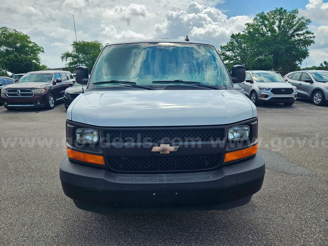 2017 Chevrolet Express  4.8L V8