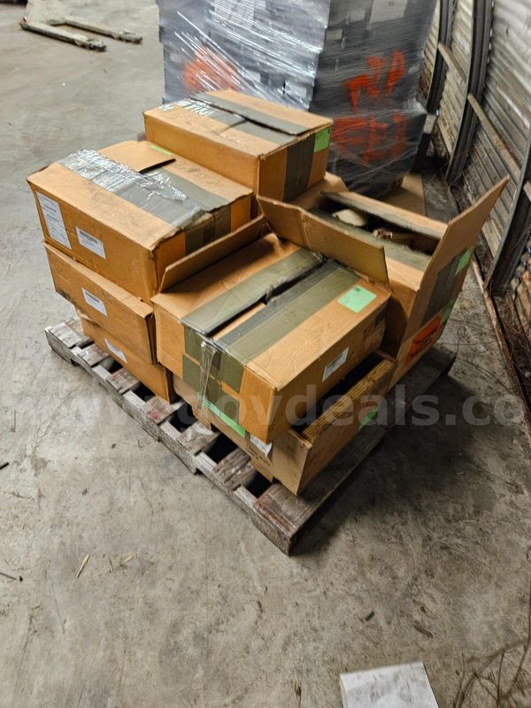 Lot of Tie Downs / Chains (1 Pallet)