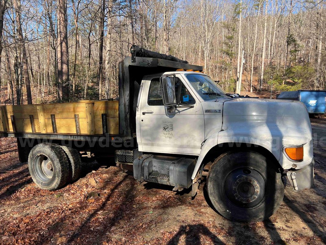 1996 Ford F800