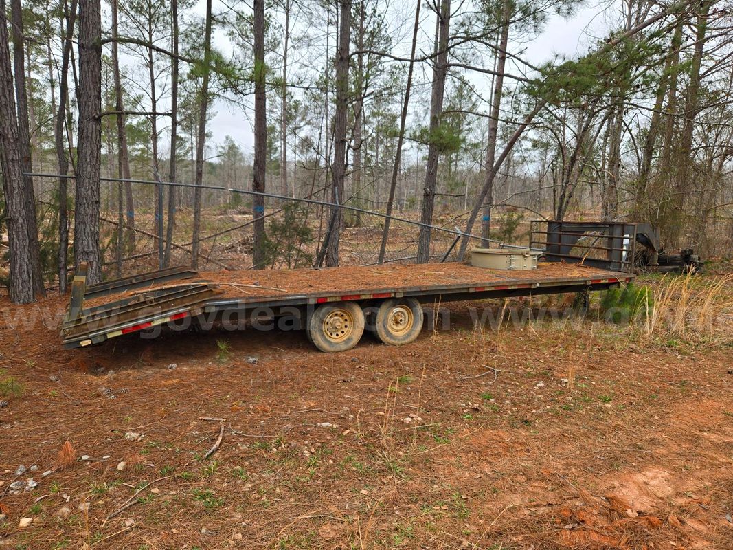 Stoll Flatbed Gooseneck Trailer